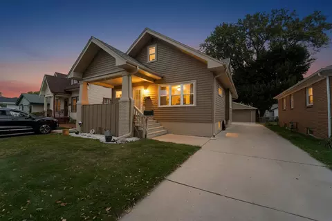 2123 Carlisle, Racine, WI 53404
