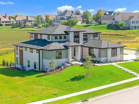w188n5040 Red Crown, Menomonee Falls, WI 53051