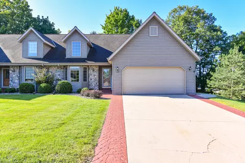 955 E Loos, Hartford, WI 53027