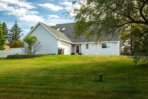 w7563 Saint Croix Avenue, Holland, WI 54636