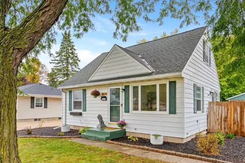 1014 1st, Grafton, WI 53024
