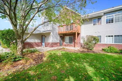 2145 Broken Hl #5, Waukesha, WI 53188