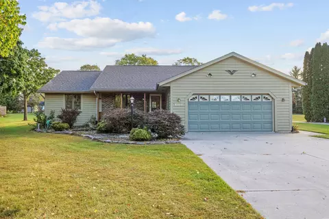 n5037 Big Bend Lane, Sheboygan Falls, WI 53085