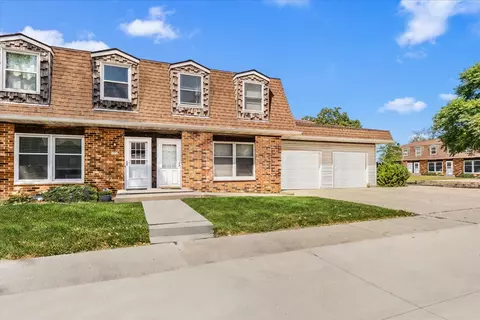 1952 Camden, West Bend, WI 53090