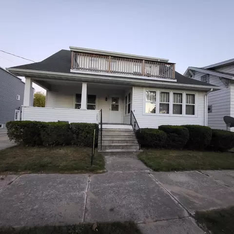 1005 Webster, Two Rivers, WI 54241
