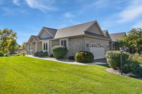 w243n2280 Deer Park #A, Pewaukee, WI 53072