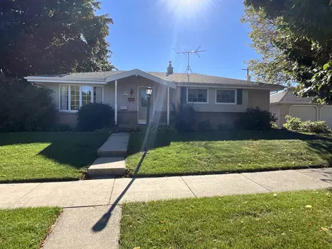 n86w16193 Arthur, Menomonee Falls, WI 53051
