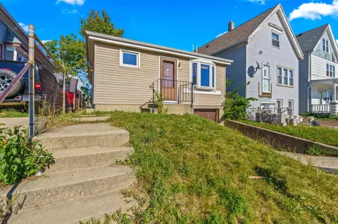 2114 W Vilter, Milwaukee, WI 53204