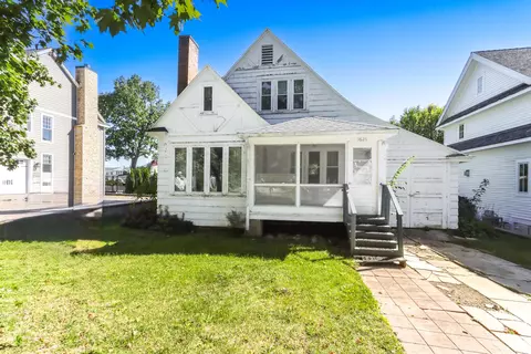 1626 Evergreen, Lake Geneva, WI 53147