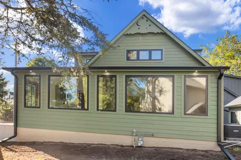 637 1st, Delafield, WI 53018