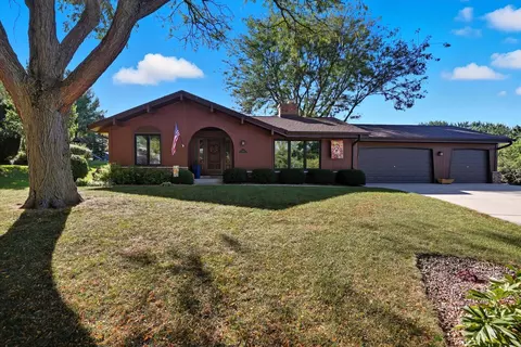 2907 Cone Vw, Waukesha, WI 53188