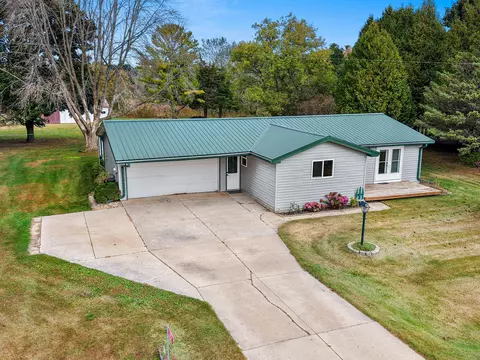 1904 Crystal Spgs, Two Rivers, WI 54241