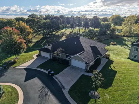 1505 Country Clb, Mount Pleasant, WI 53406