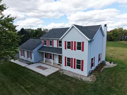 1958 Homestead, Cedarburg, WI 53012