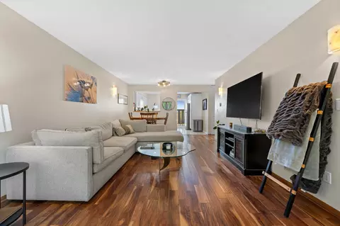 1334 Greenhedge #B7, Pewaukee, WI 53072