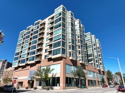1550 E Royall #501, Milwaukee, WI 53202