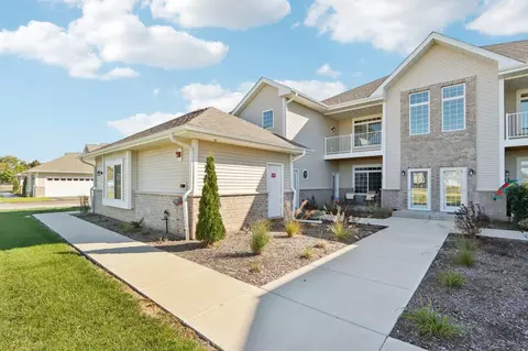 1625 Grey Fox #F, Mukwonago, WI 53149