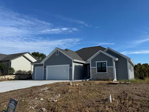 s54w25410 Pebble Brk, Waukesha, WI 53189
