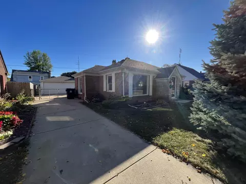 807 Florence, Racine, WI 53402