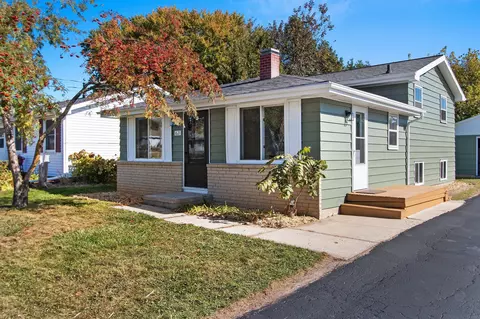 1621 Galax, Manitowoc, WI 54220