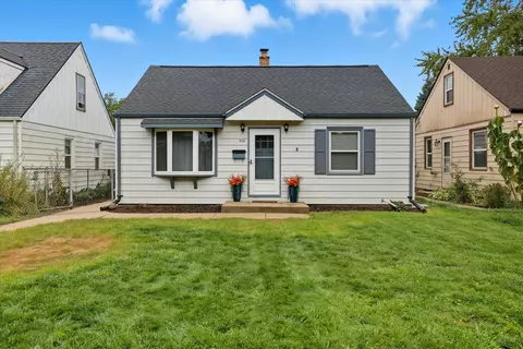 915 S 114th, West Allis, WI 53214