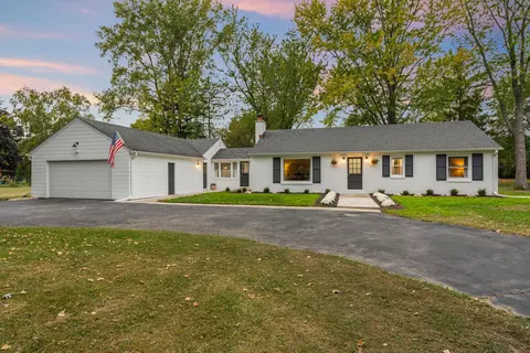 11233 N Riverland, Mequon, WI 53092