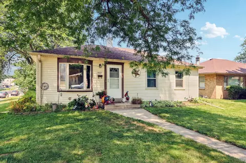 4420 W Van Beck, Greenfield, WI 53220