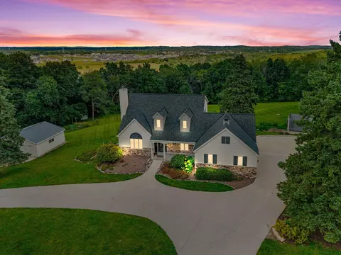 w259n6154 Mary Hl, Lisbon, WI 53089