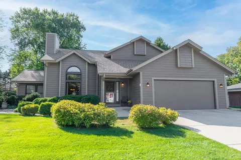 1108 Longfellow, Oconomowoc, WI 53066