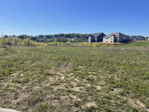 w220n4551 Timber #LT 167, Pewaukee, WI 53072