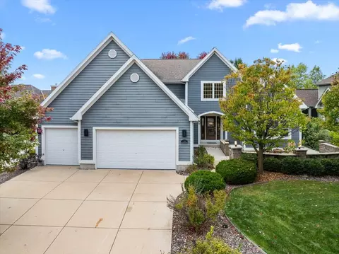 2704 Kettle, West Bend, WI 53090