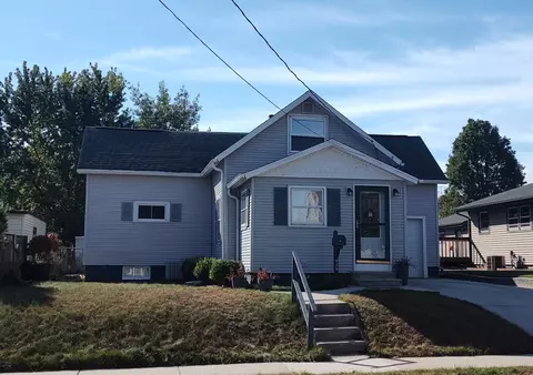 835 Summit, Manitowoc, WI 54220
