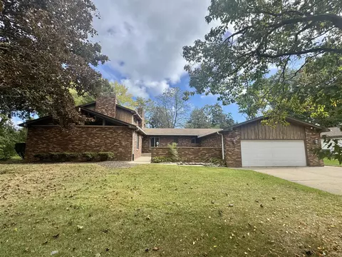 9 Sandalwood, Wind Point, WI 53402