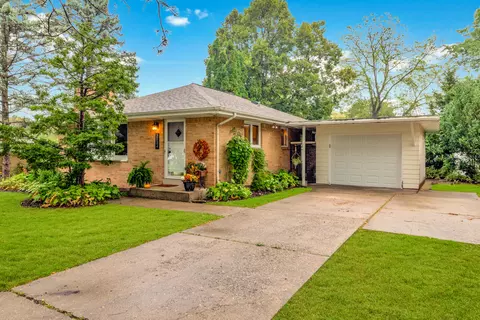 2024 N 119th, Wauwatosa, WI 53226