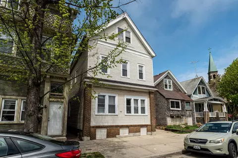816 E Clarke, Milwaukee, WI 53212
