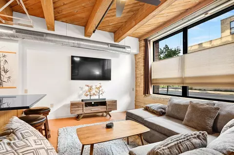 234 E Reservoir #106, Milwaukee, WI 53212