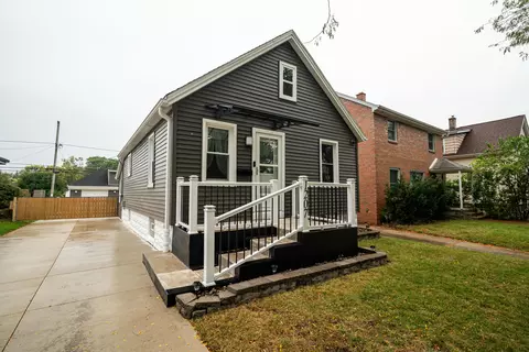 1207 S 91st, West Allis, WI 53214