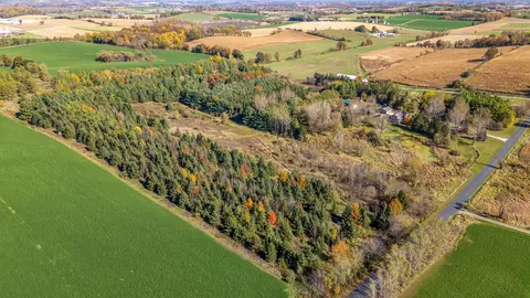 w4333 Skyline Drive, Ashford, WI 53010