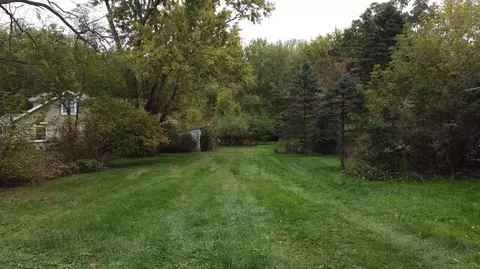 228 Evergreen, Dousman, WI 53118