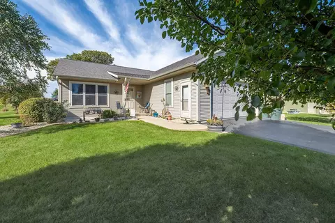 207 Tomahawk, Twin Lakes, WI 53181