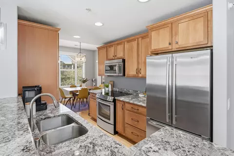 8685 S Deerwood, Franklin, WI 53132