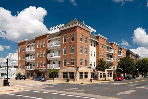 100 6th #204, La Crosse, WI 54601