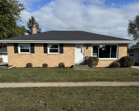 8305 27th, Kenosha, WI 53143