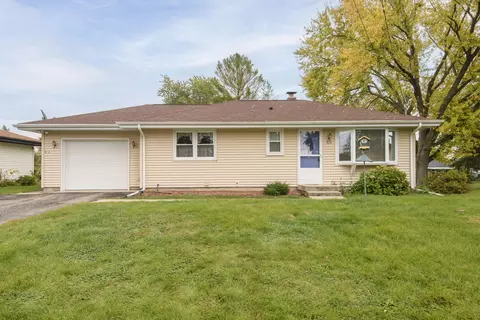 915 N Water, Watertown, WI 53098