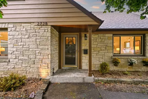2728 N 90th, Milwaukee, WI 53222