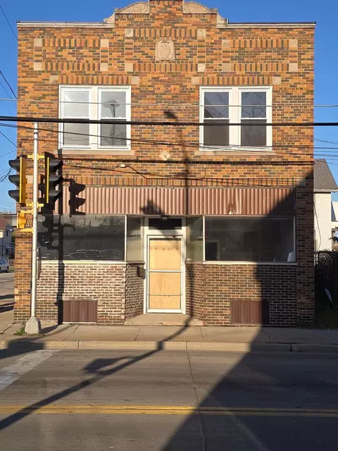 945 N Memorial, Racine, WI 53404