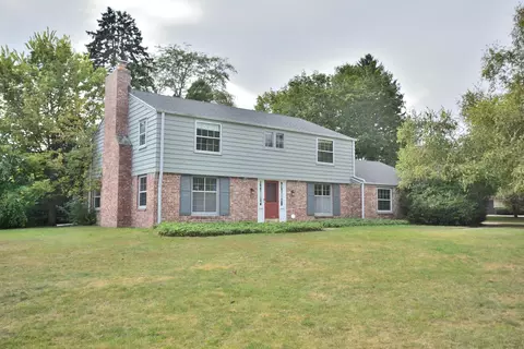 2213 W Club Vw, Glendale, WI 53209