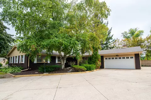 7412 N Boyd, Fox Point, WI 53217