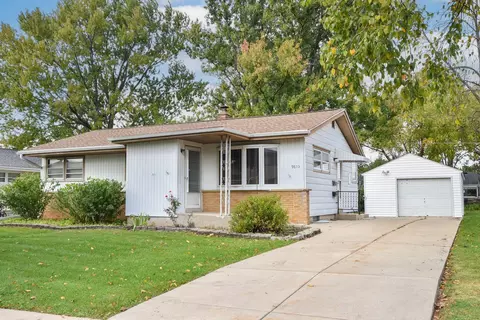 9810 W Manitoba, West Allis, WI 53227