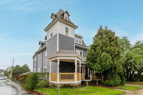 131 Wisconsin, Waukesha, WI 53186
